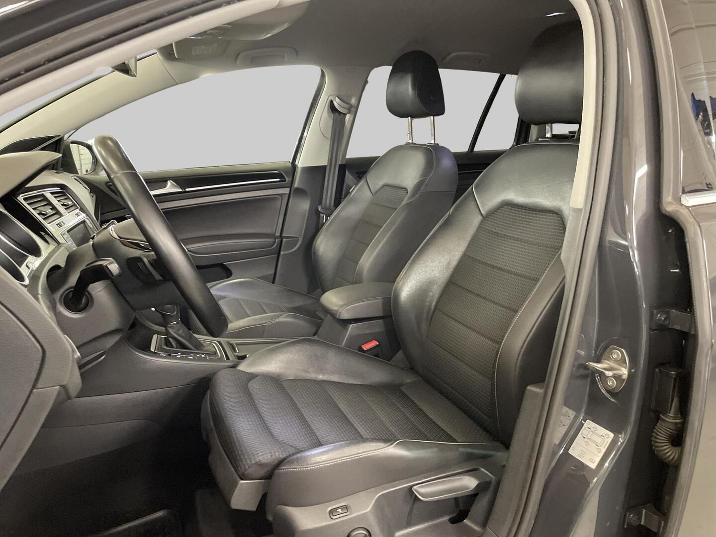 VOLKSWAGEN Golf 2014