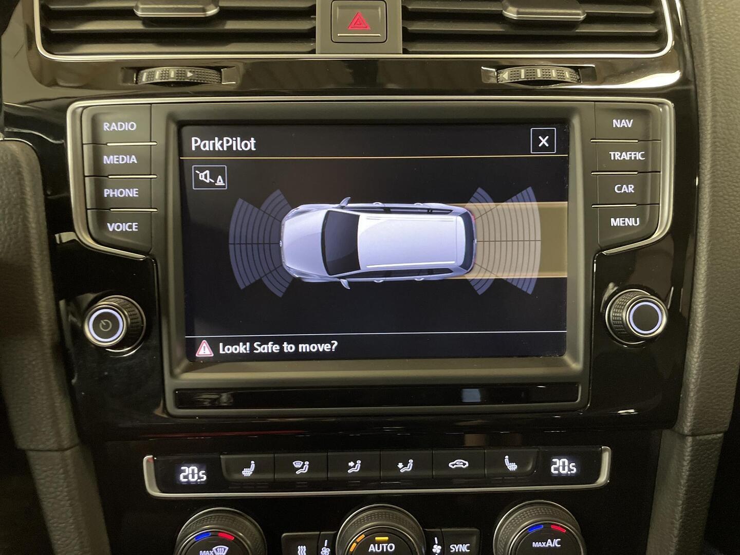 VOLKSWAGEN Golf 2014