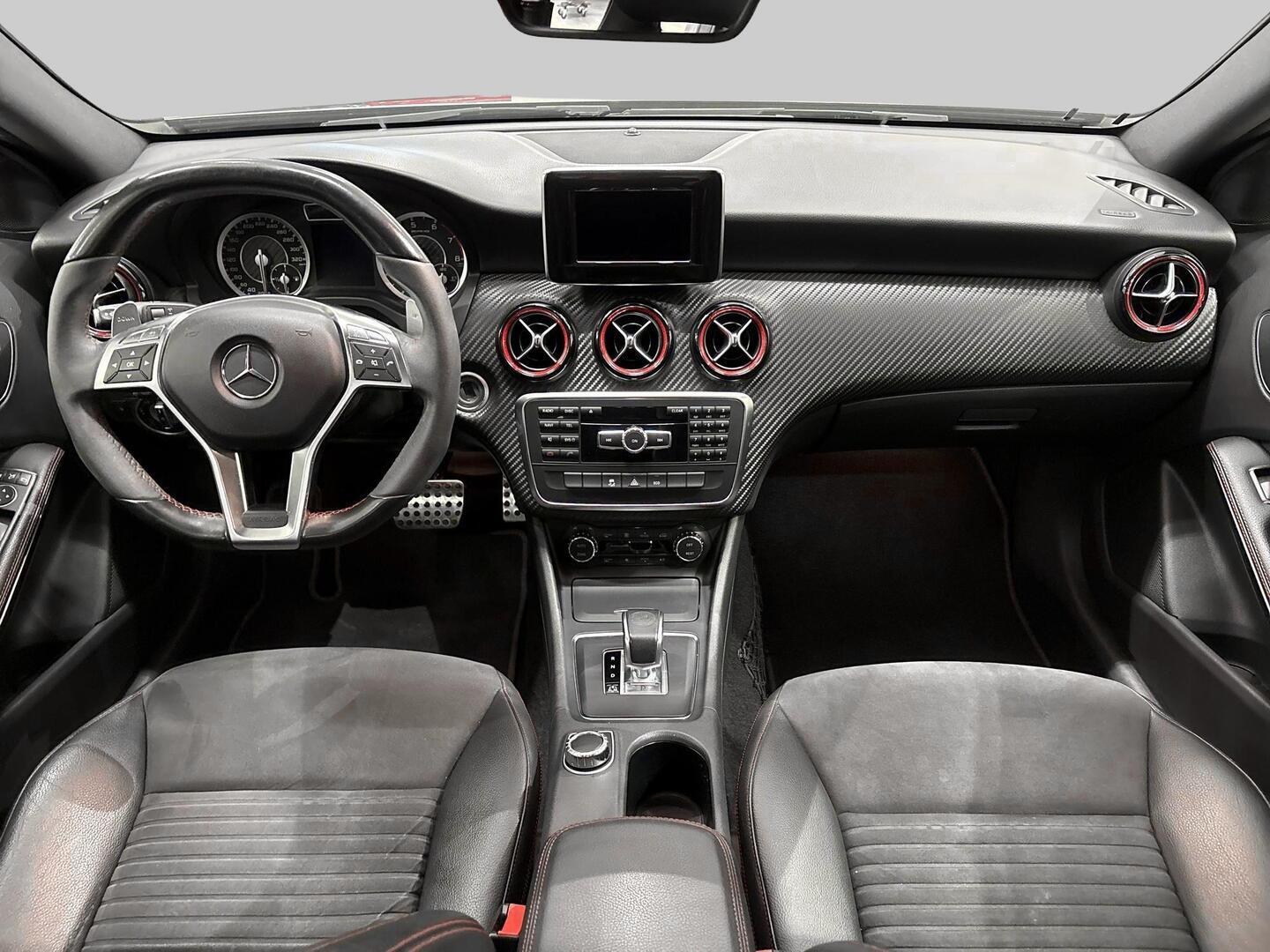 MERCEDES-BENZ A 2014