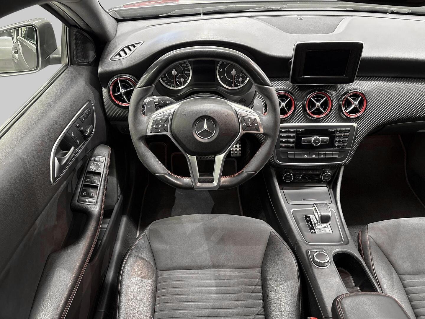 MERCEDES-BENZ A 2014