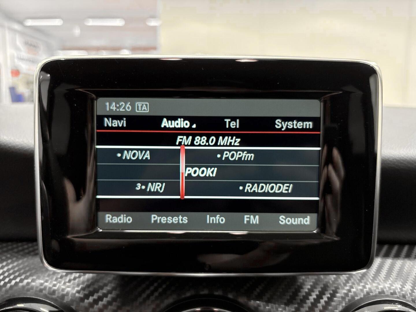 MERCEDES-BENZ A 2014