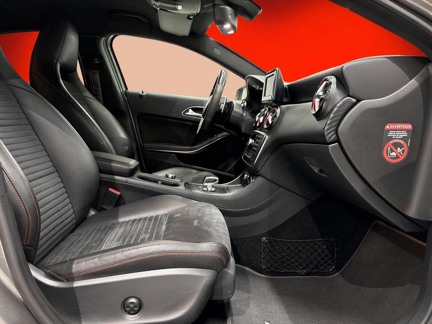 MERCEDES-BENZ A 2014