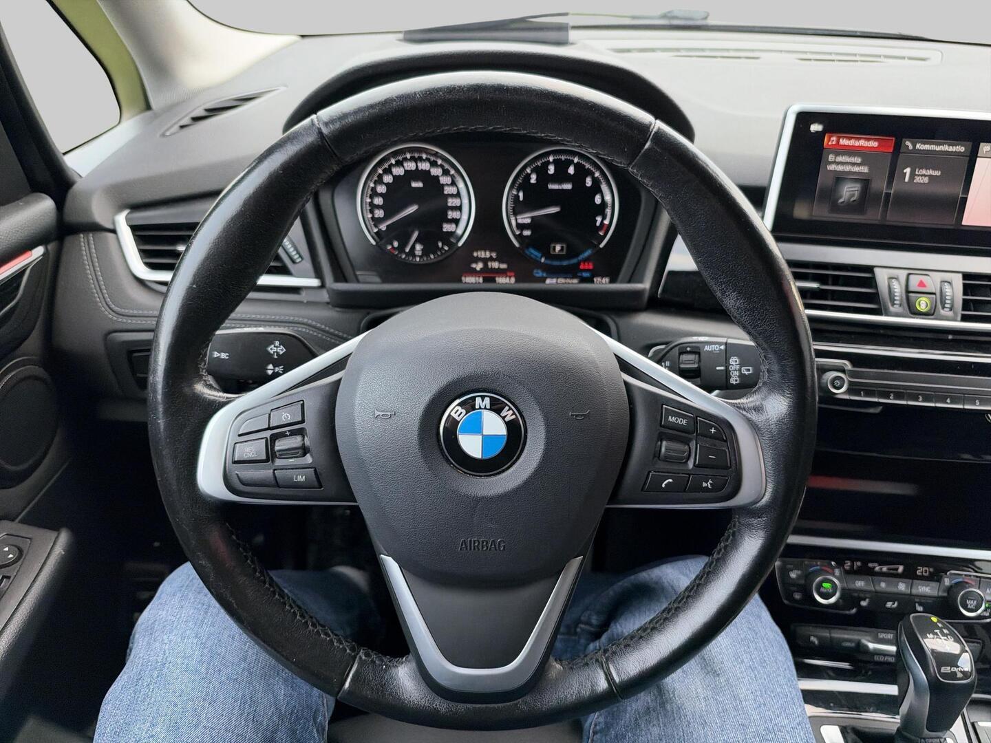 BMW 225 2019