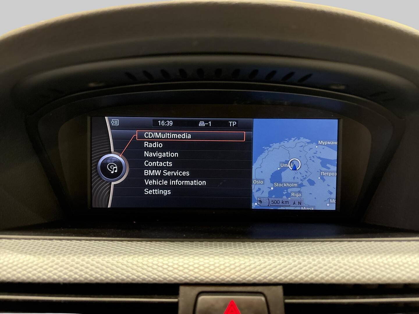 BMW 330 2009