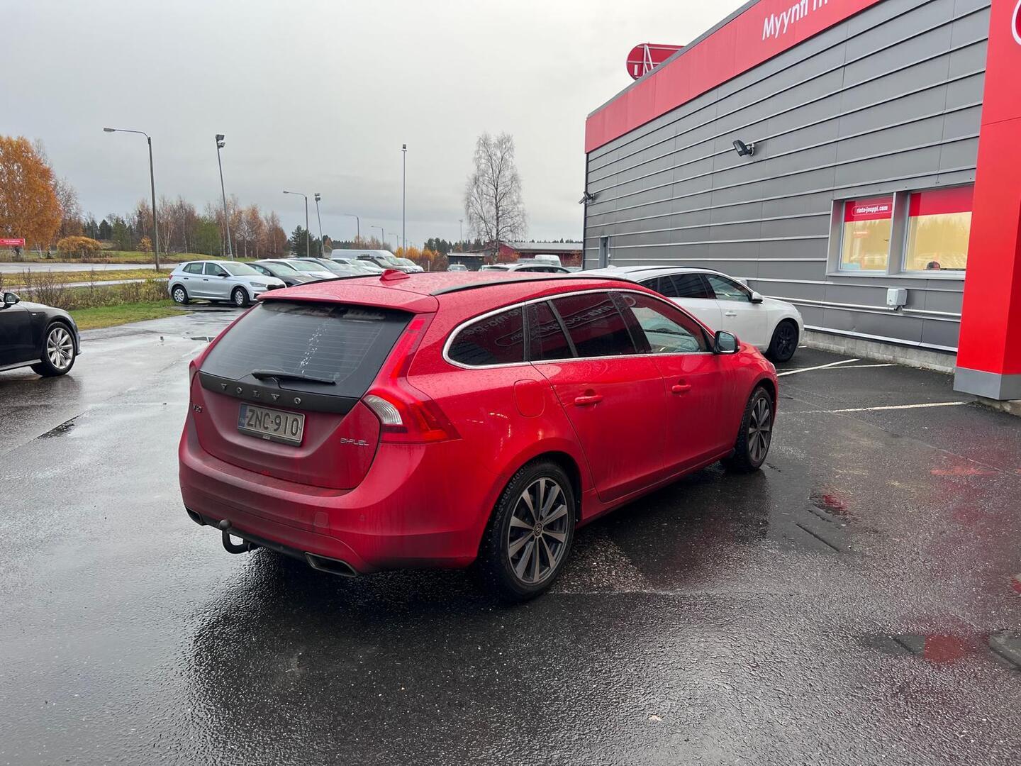 VOLVO V60 2016