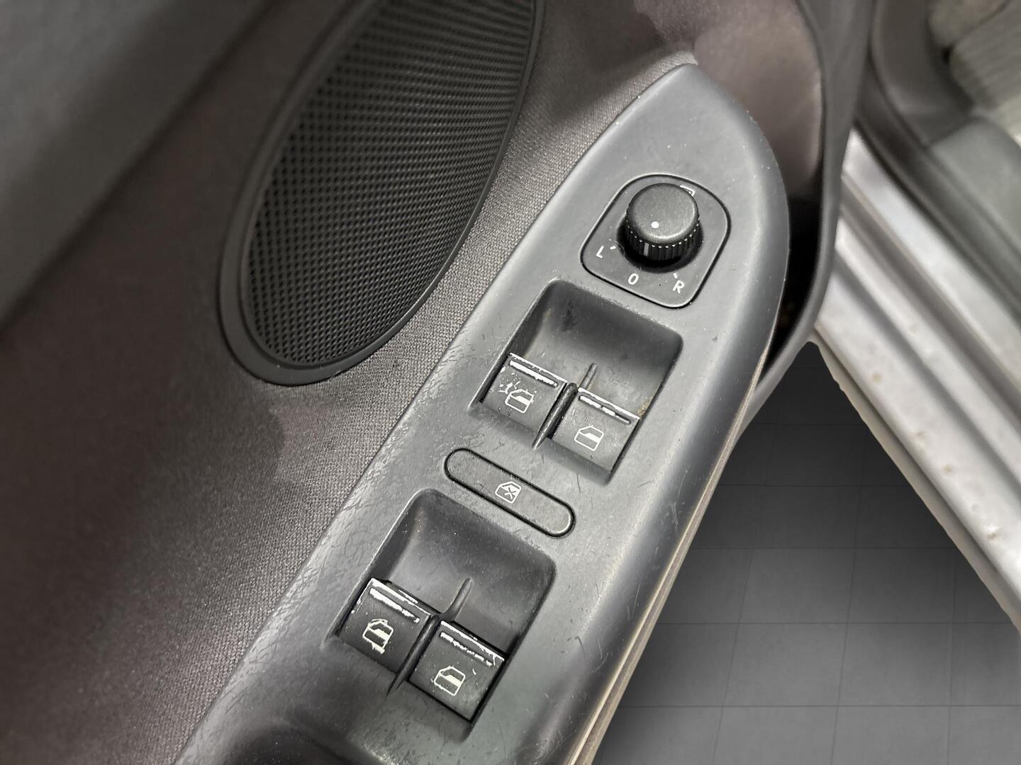 VOLKSWAGEN Golf 2006