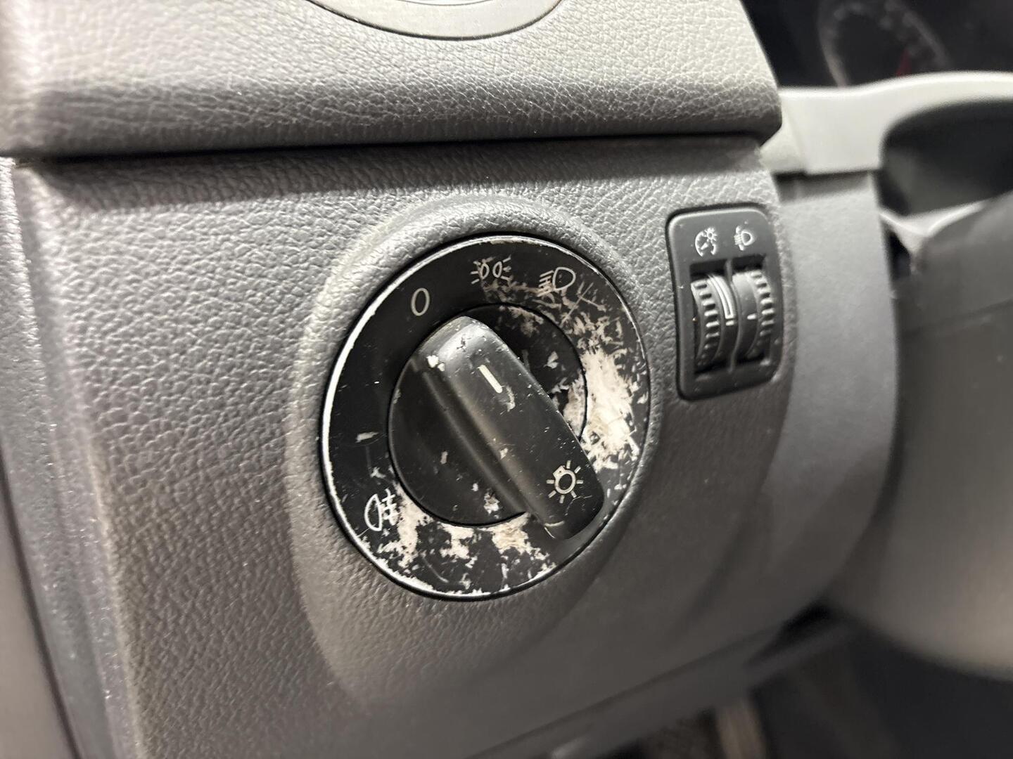 VOLKSWAGEN Golf 2006