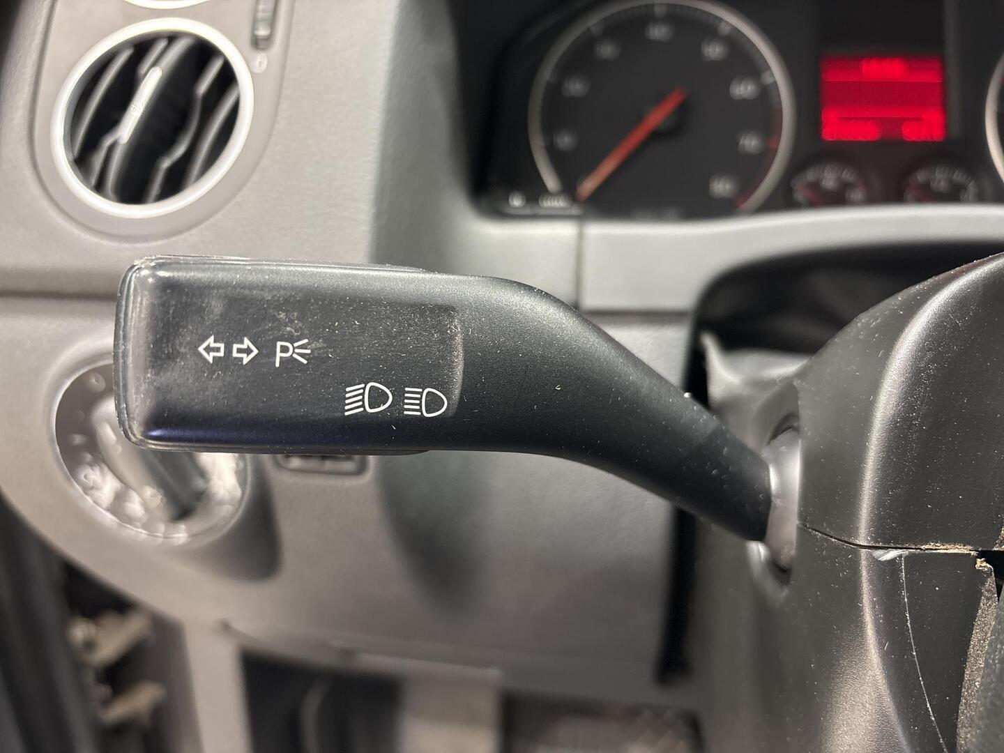 VOLKSWAGEN Golf 2006