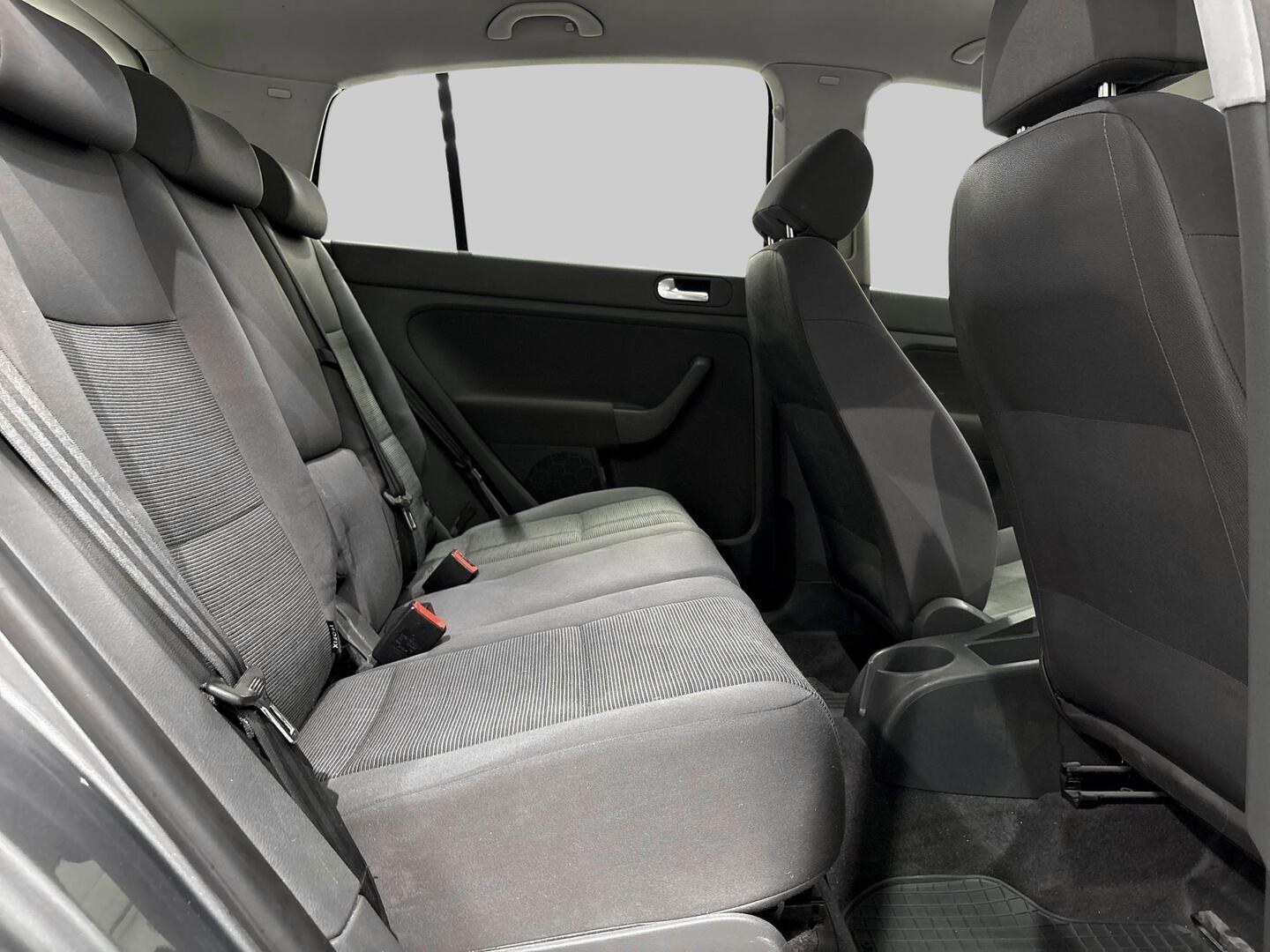 VOLKSWAGEN Golf 2006