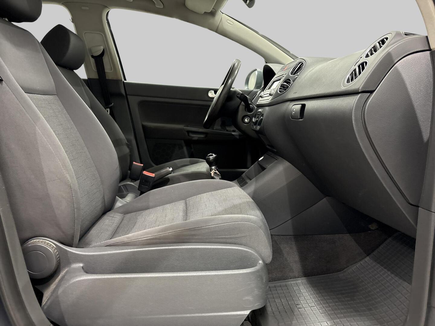 VOLKSWAGEN Golf 2006