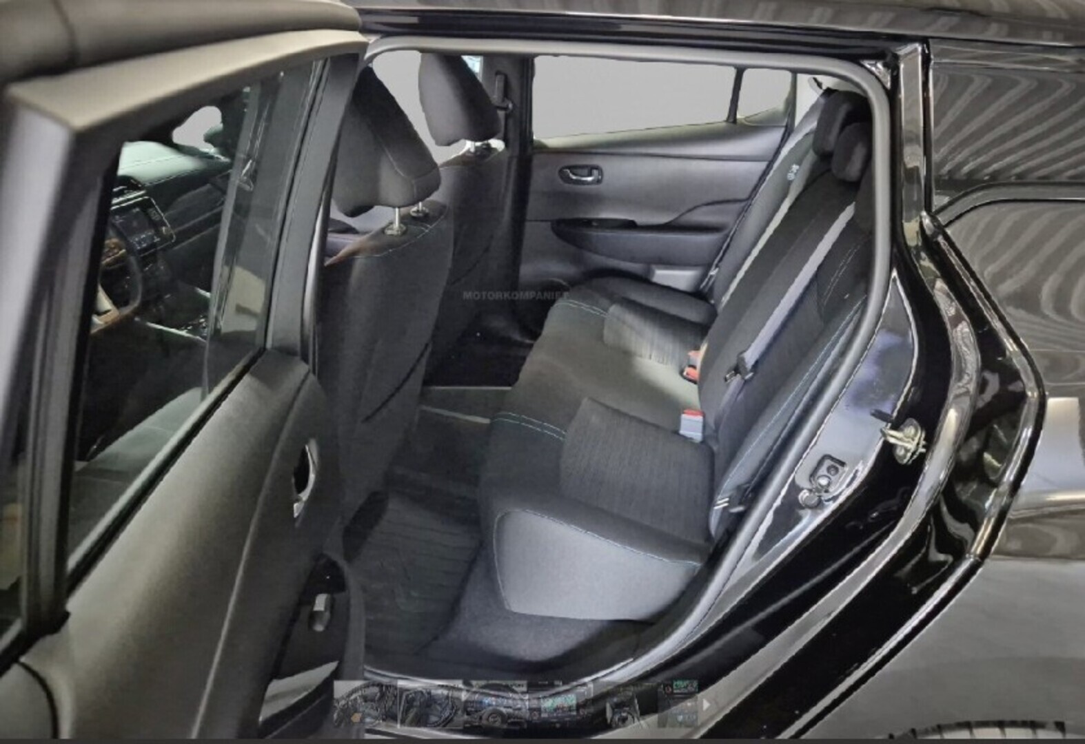 NISSAN LEAF 2023