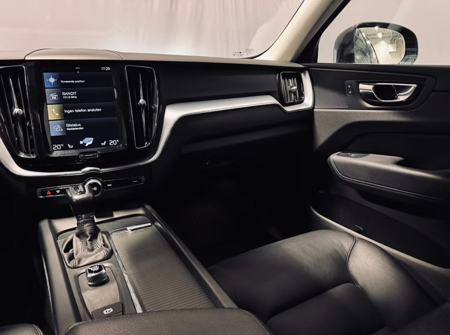 VOLVO XC60 2019