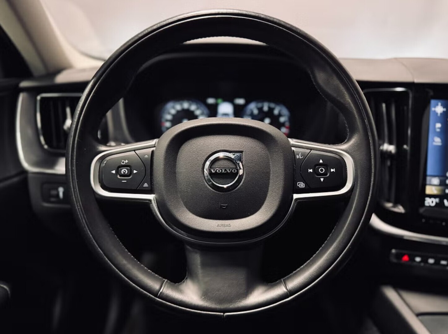 VOLVO XC60 2019