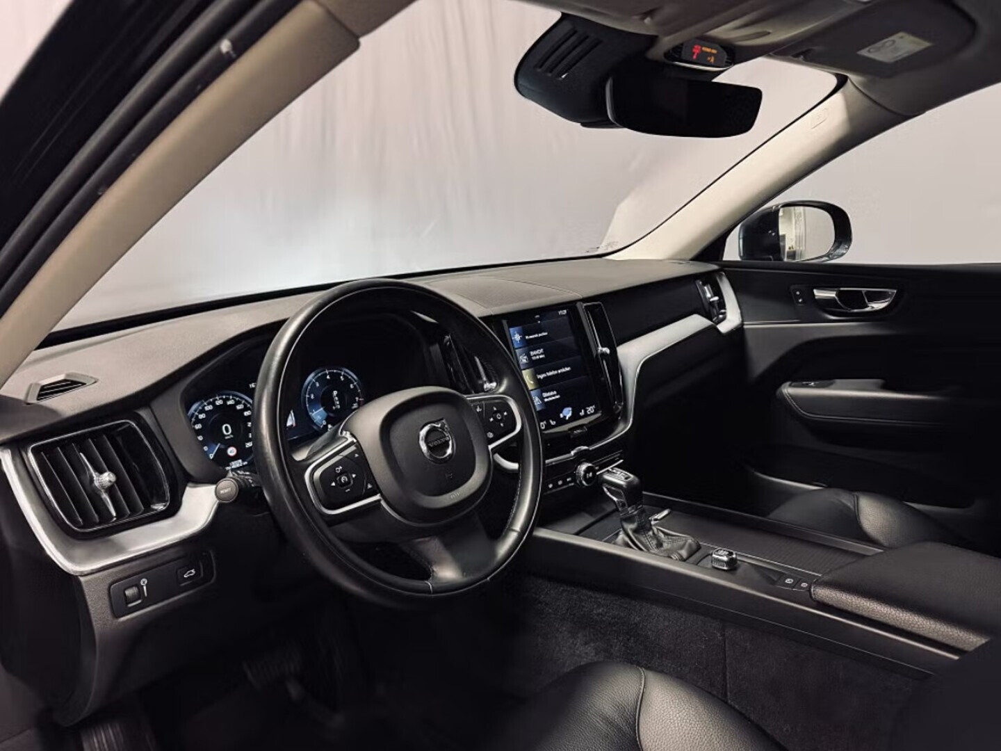 VOLVO XC60 2019