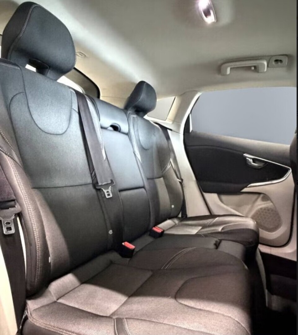 VOLVO V40 CROSS COUNTRY 2014