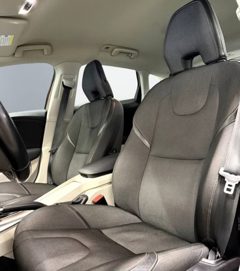 VOLVO V40 CROSS COUNTRY 2014
