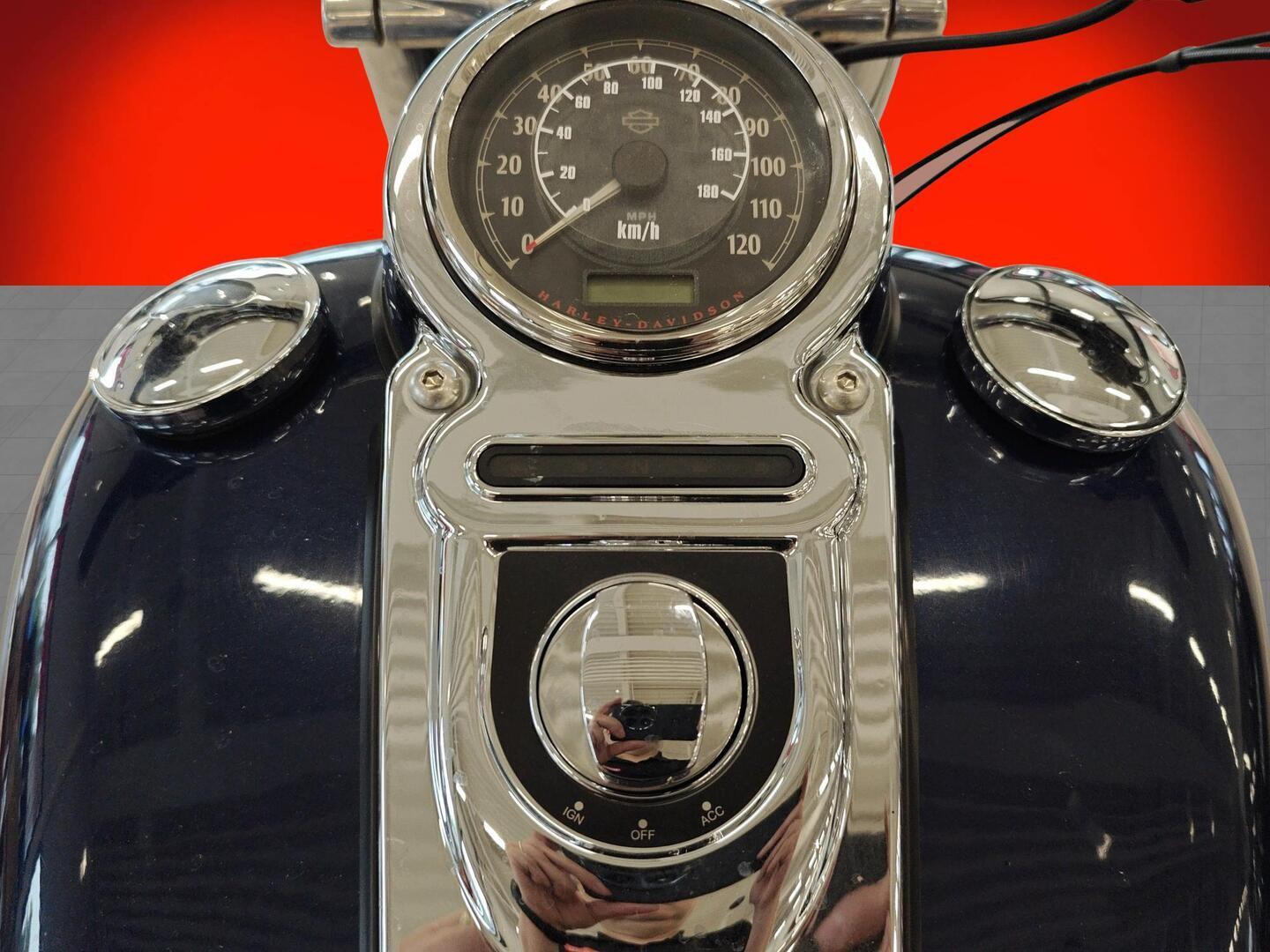 HARLEY-DAVIDSON DYNA 2013