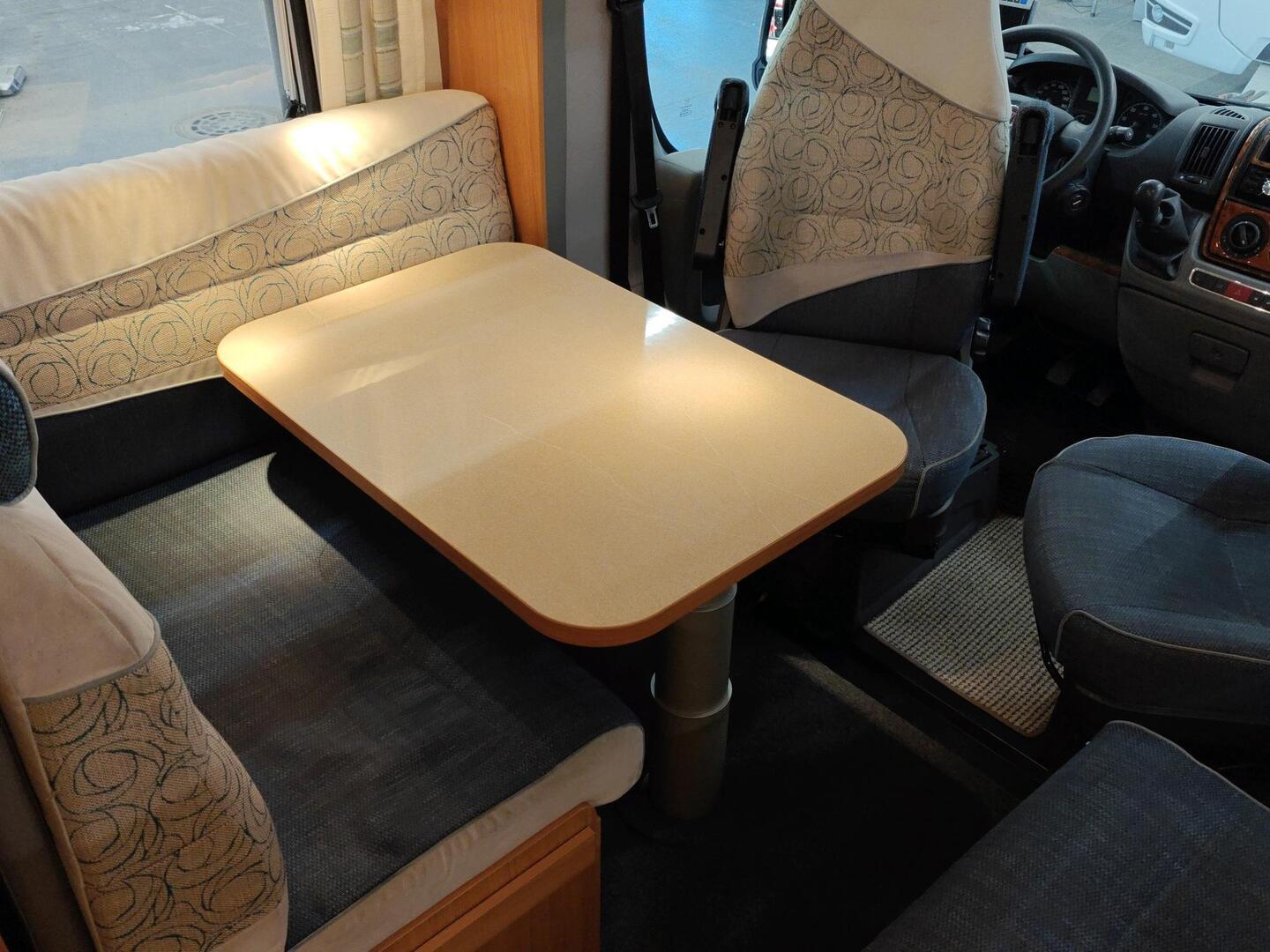BÜRSTNER Nexxo T 720 2011