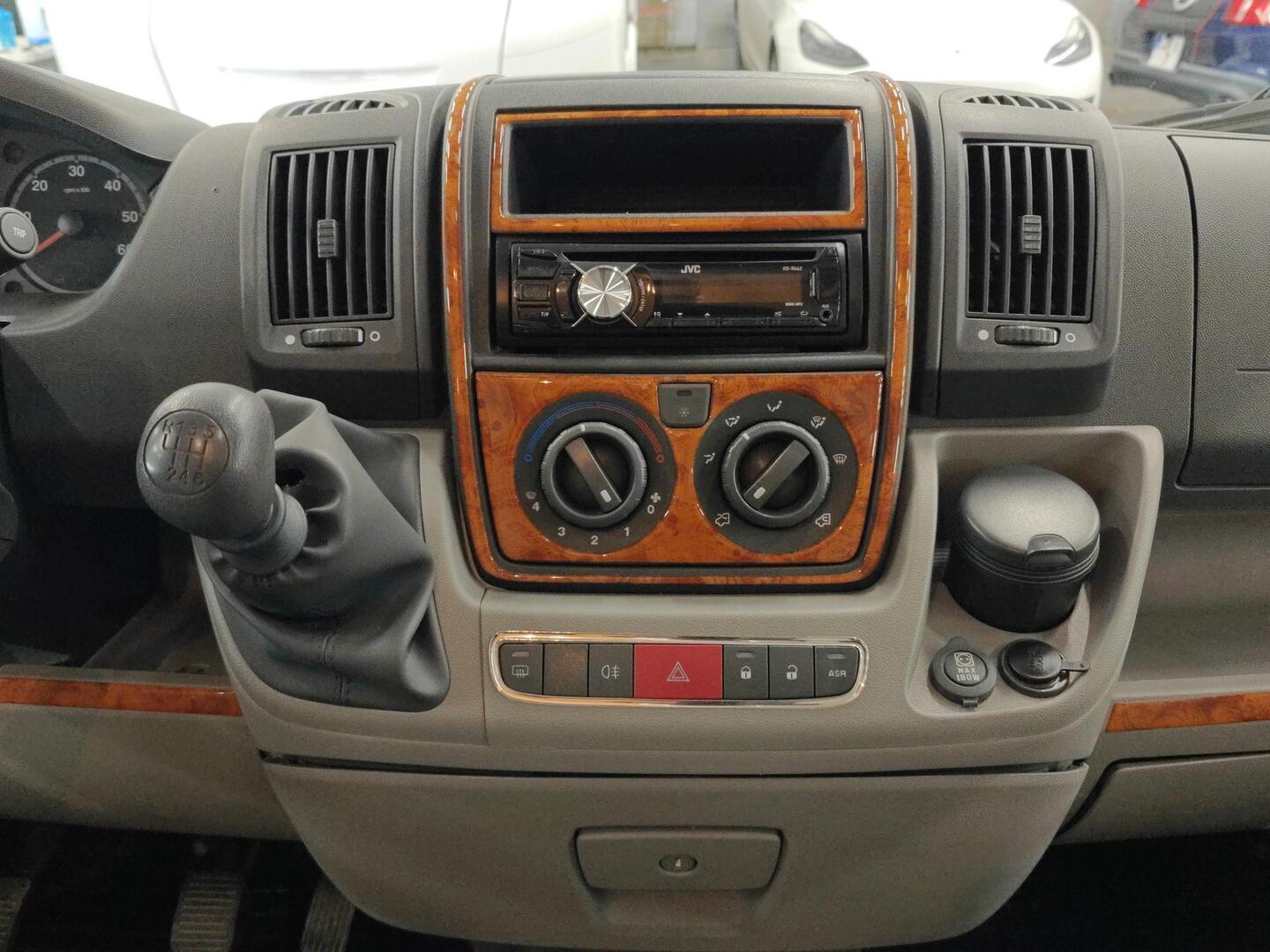 BÜRSTNER Nexxo T 720 2011