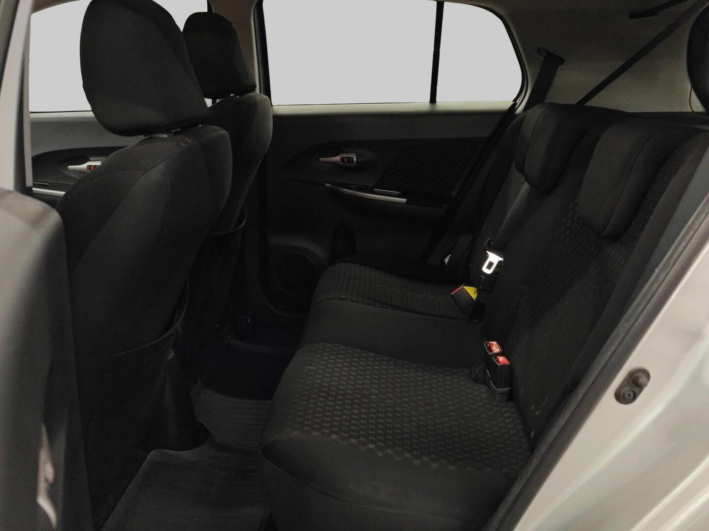 TOYOTA Urban Cruiser 2012