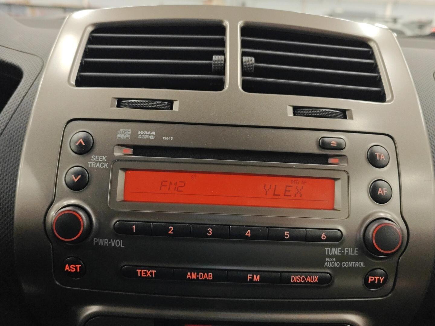 TOYOTA Urban Cruiser 2012