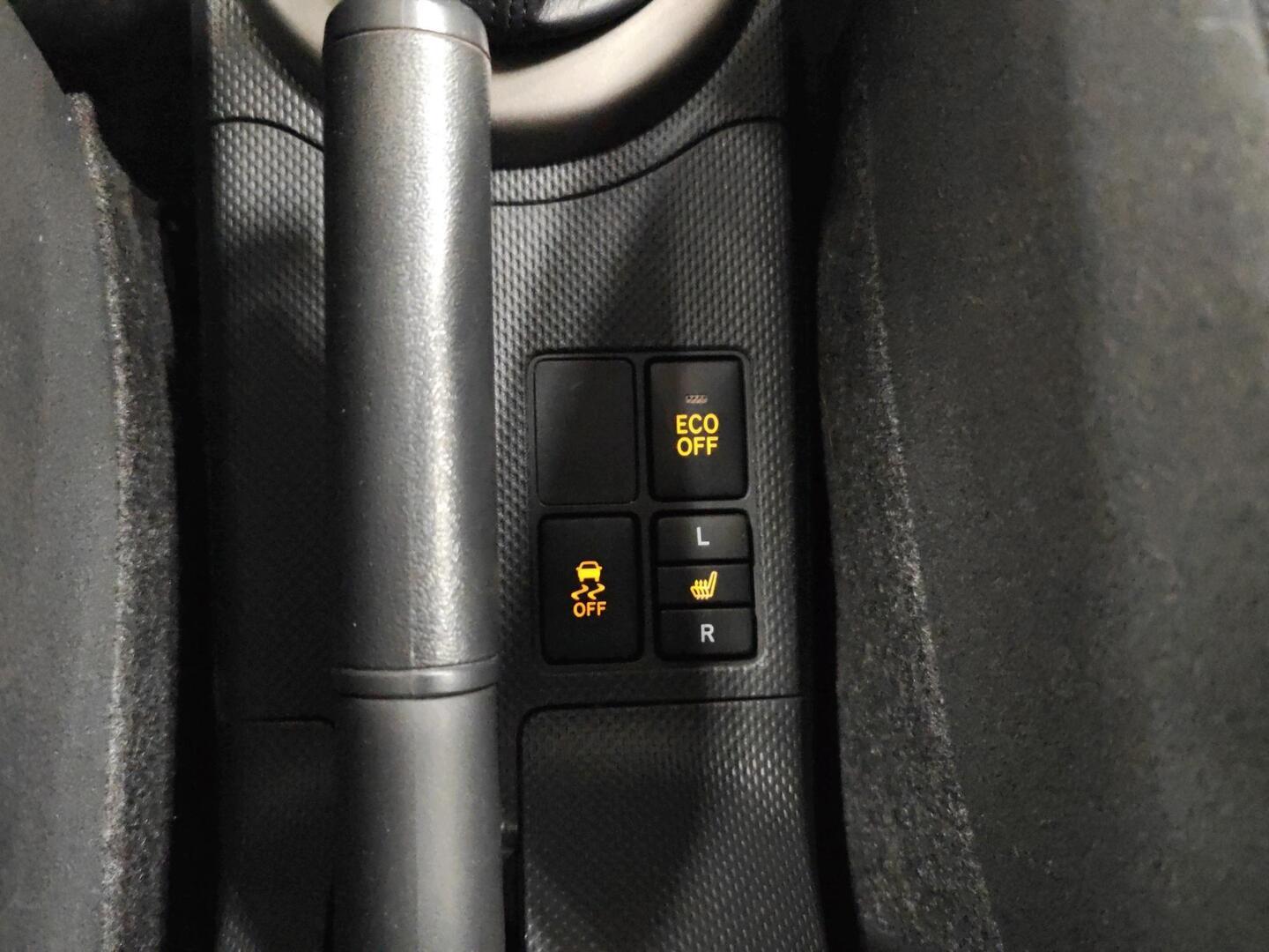 TOYOTA Urban Cruiser 2012