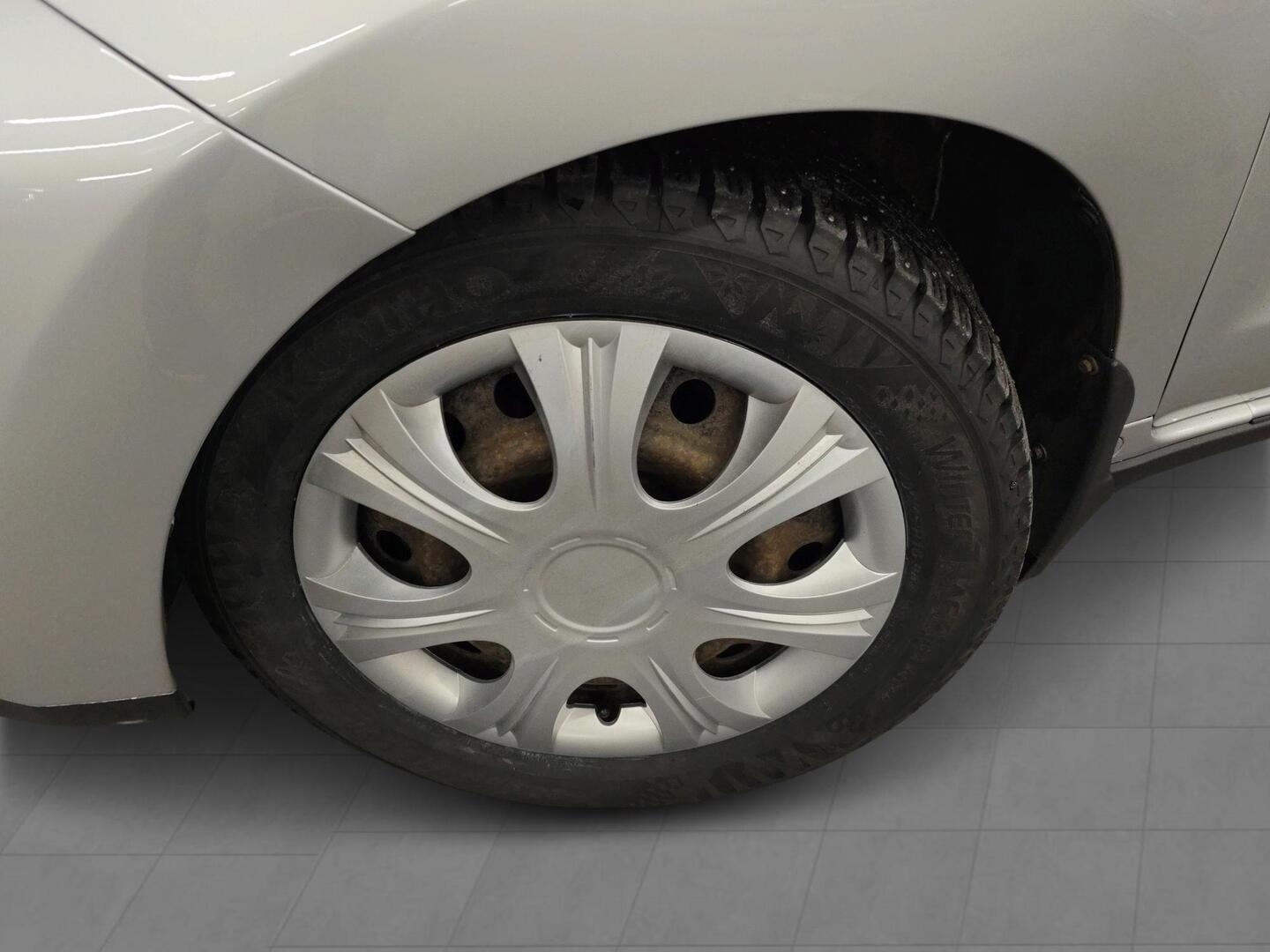 TOYOTA Urban Cruiser 2012