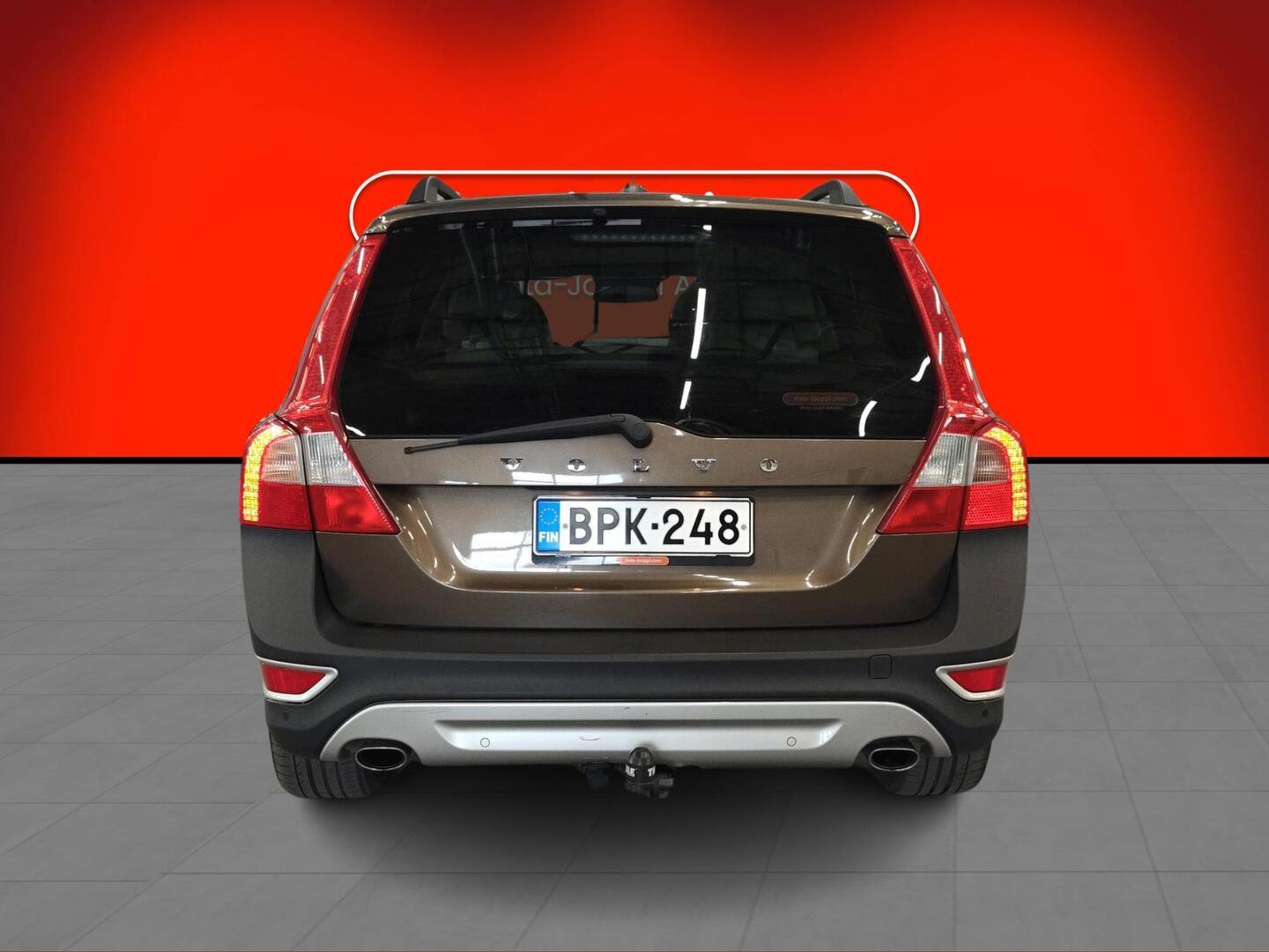 VOLVO XC70 2011