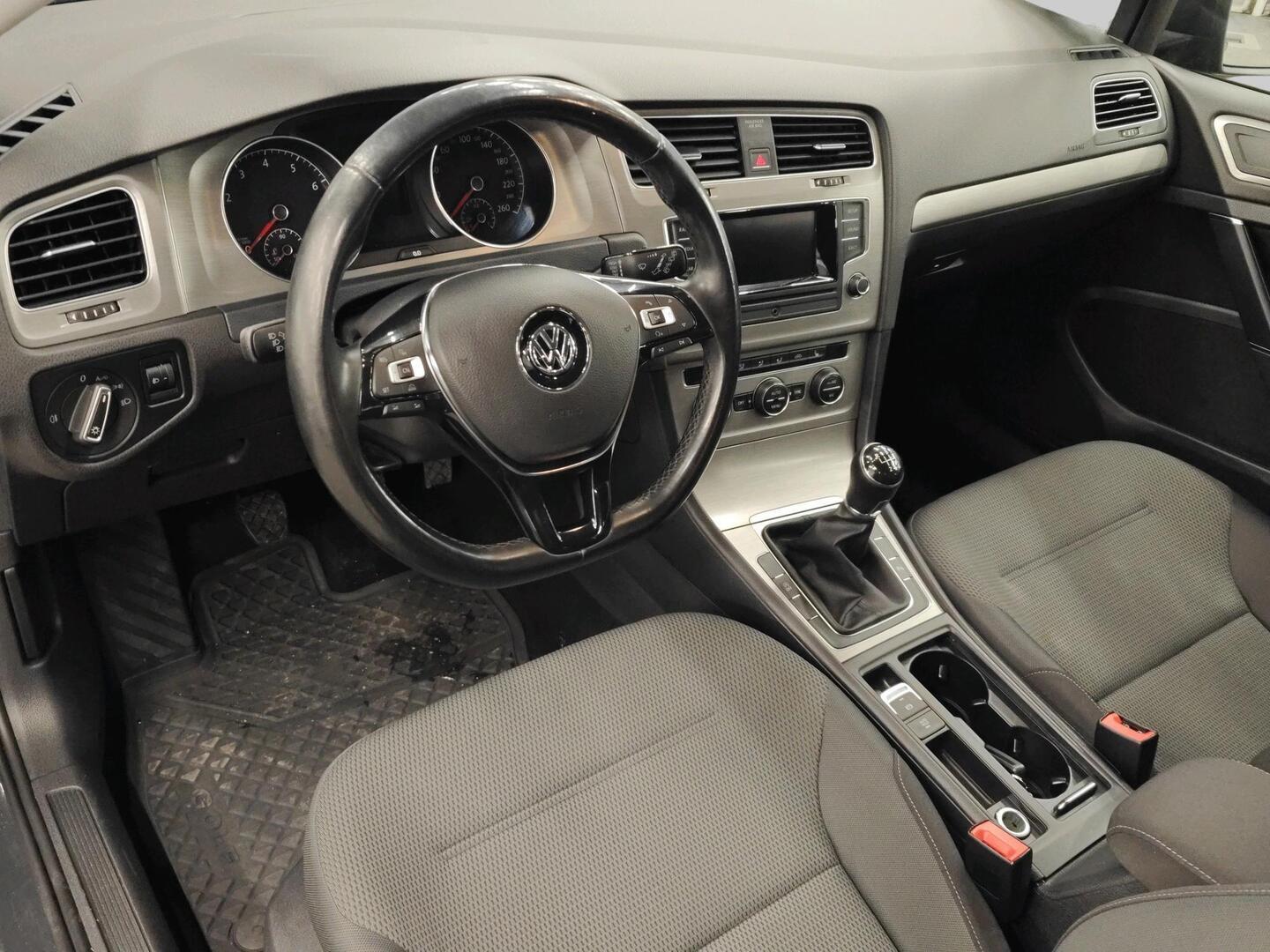 VOLKSWAGEN Golf 2014