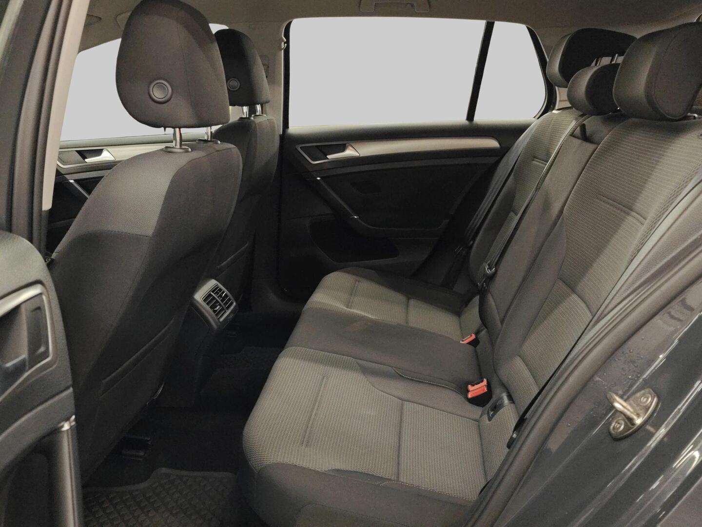 VOLKSWAGEN Golf 2014