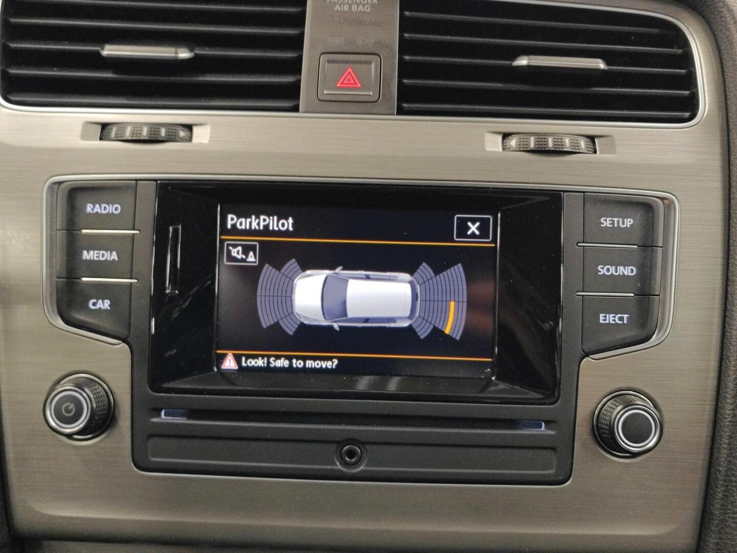 VOLKSWAGEN Golf 2014