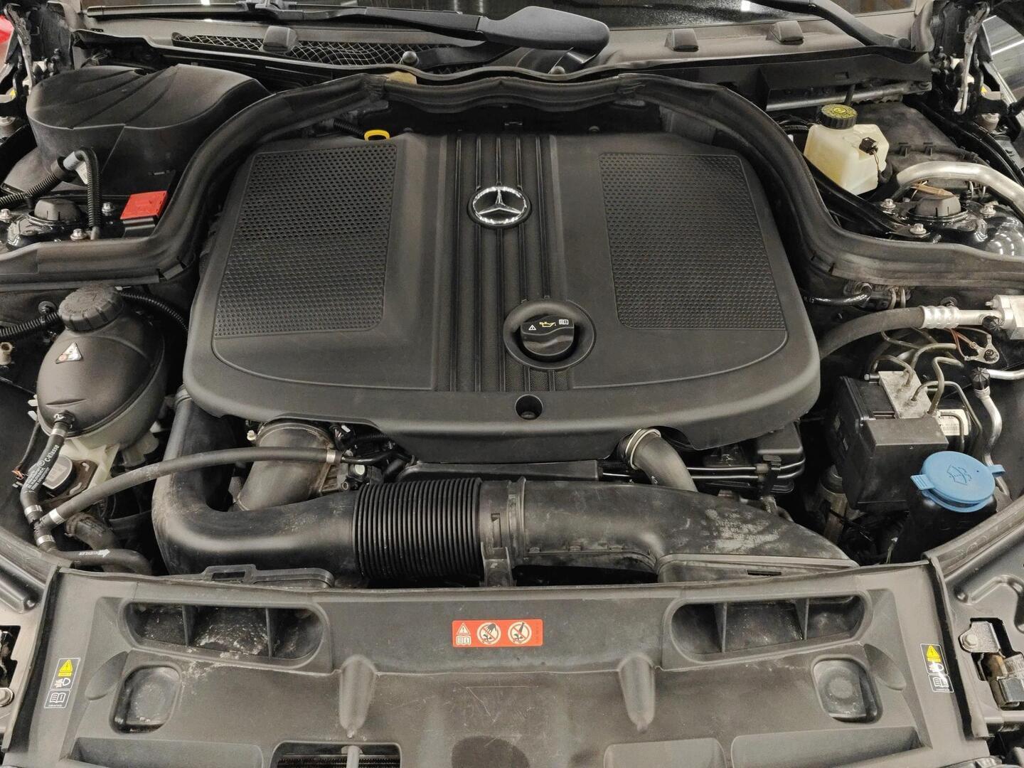 MERCEDES-BENZ C 2012