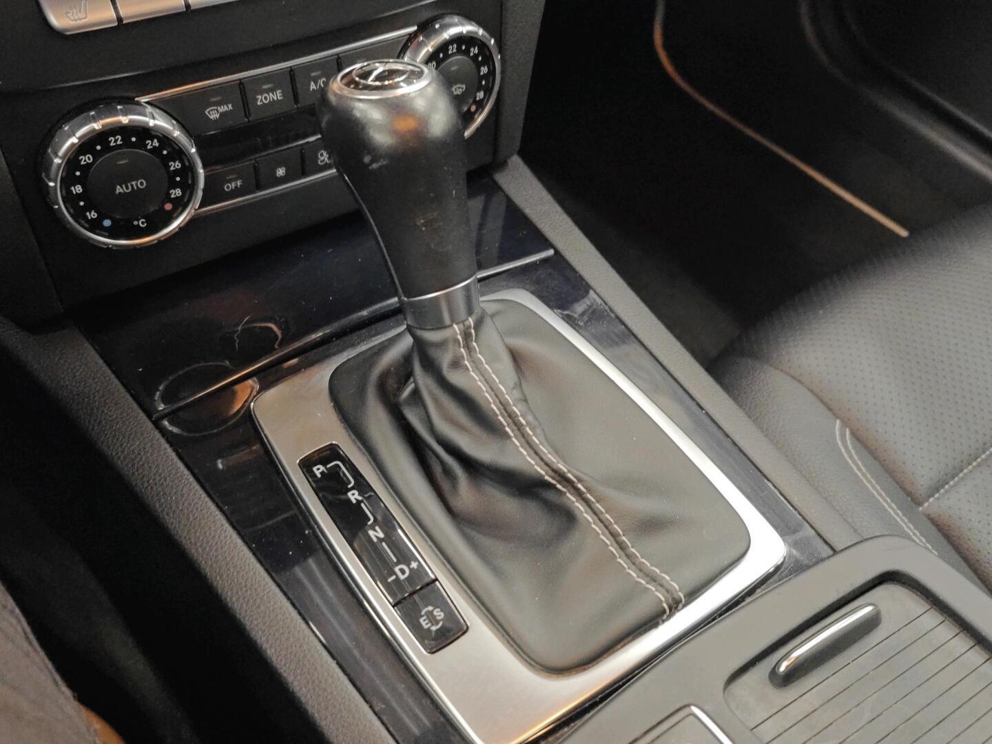 MERCEDES-BENZ C 2012