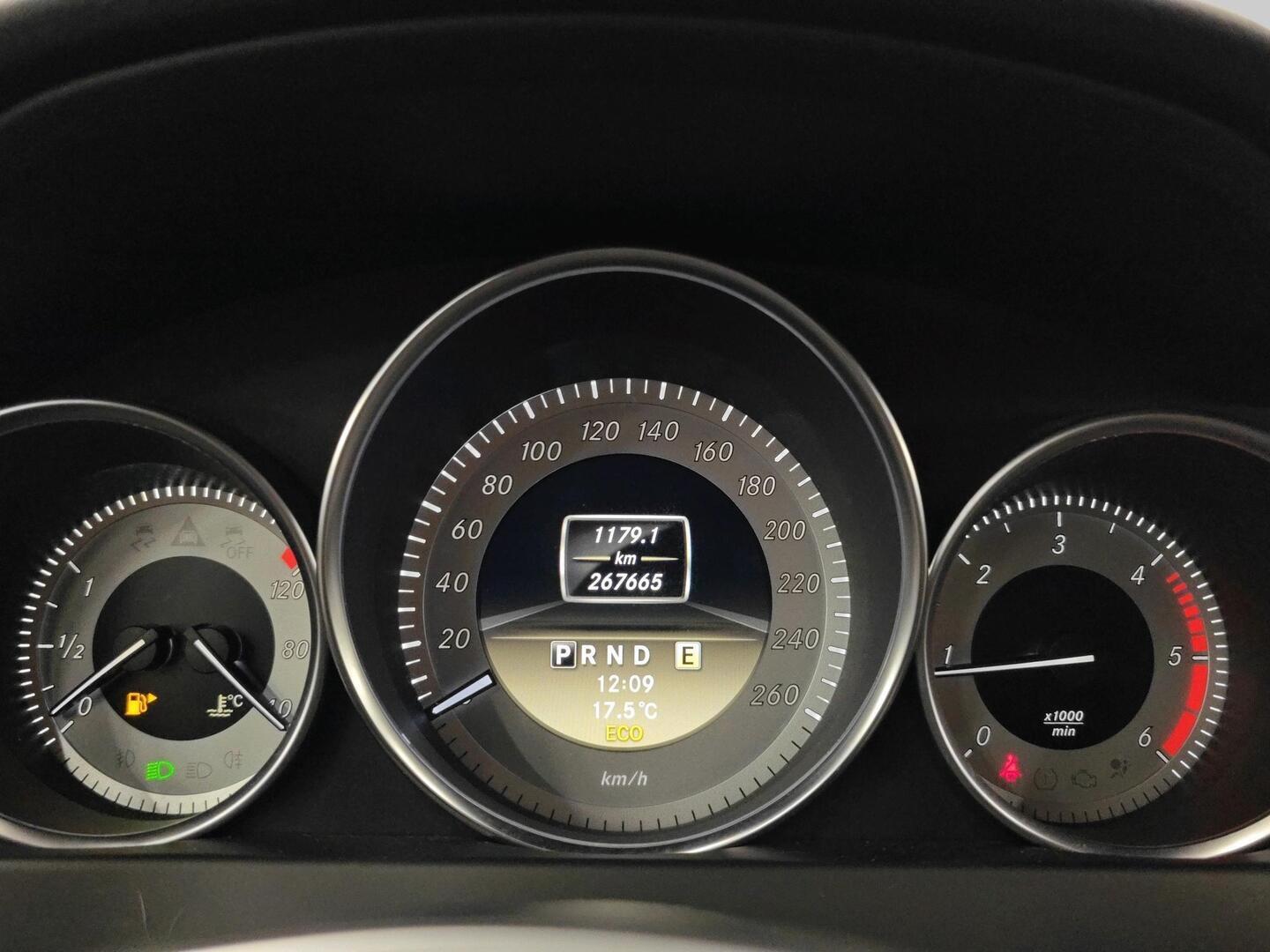 MERCEDES-BENZ C 2012