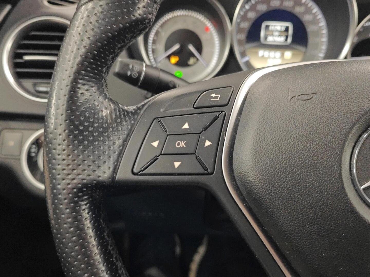 MERCEDES-BENZ C 2012