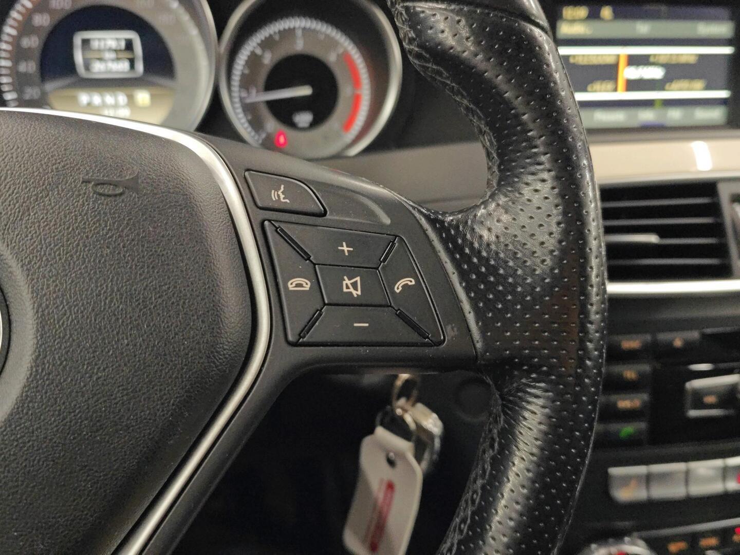 MERCEDES-BENZ C 2012