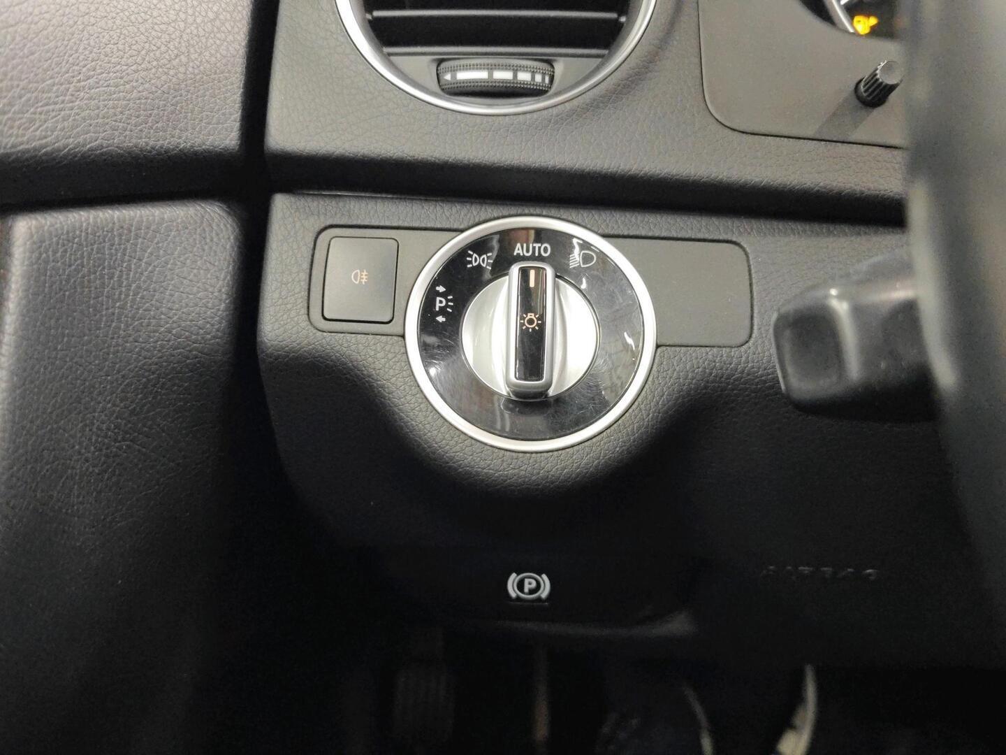 MERCEDES-BENZ C 2012