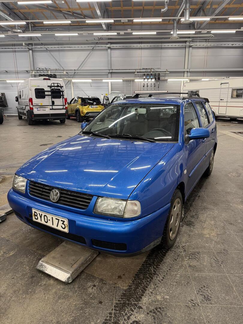 VOLKSWAGEN Polo 2000
