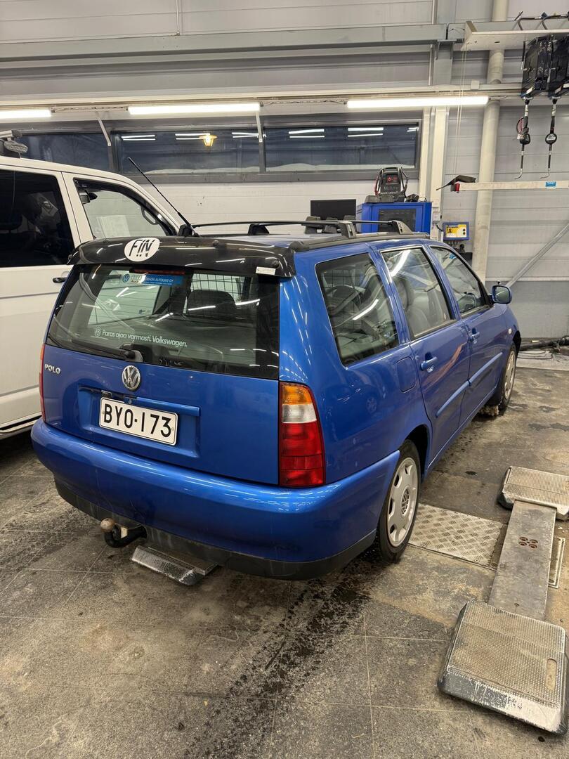 VOLKSWAGEN Polo 2000