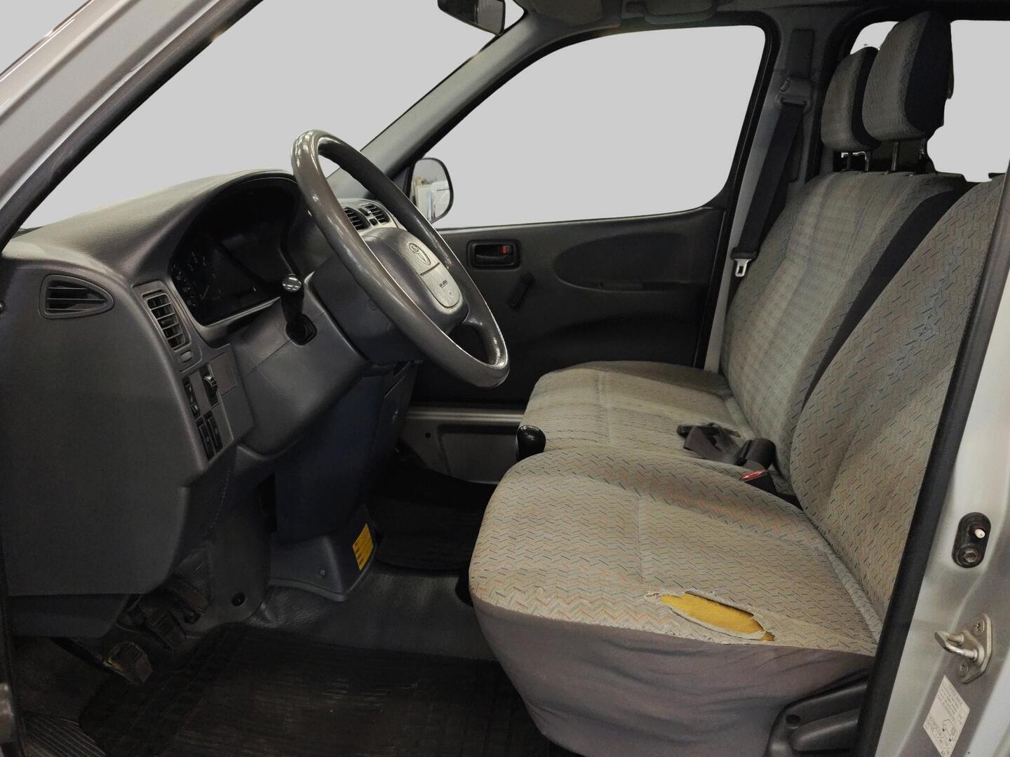TOYOTA Hiace 2001