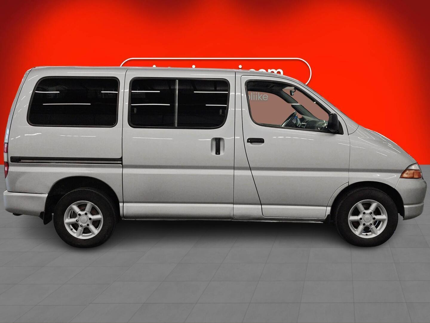 TOYOTA Hiace 2001