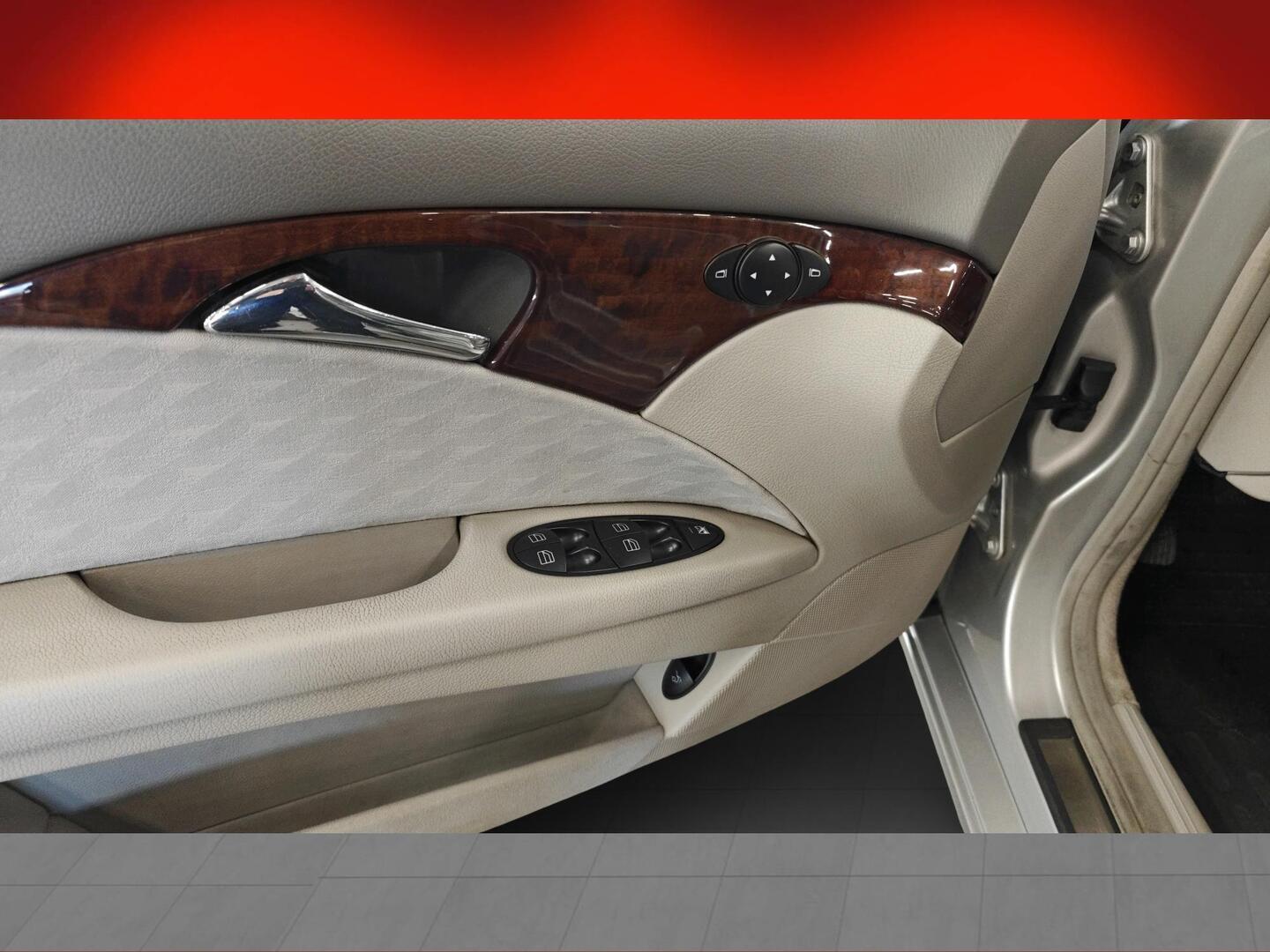 MERCEDES-BENZ E 2004