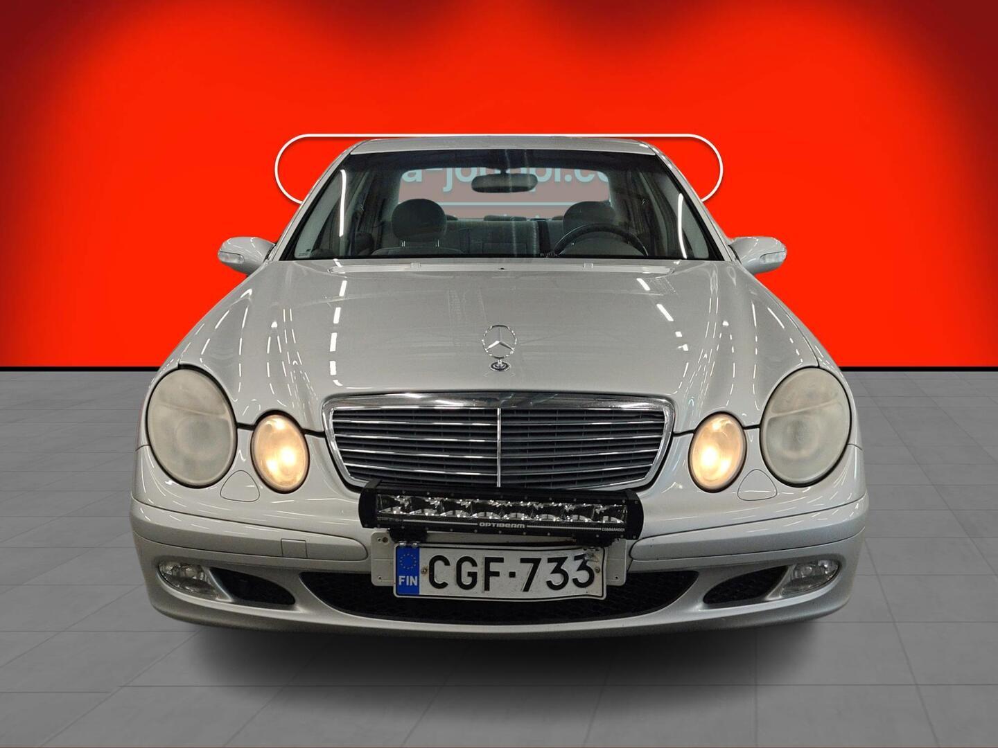 MERCEDES-BENZ E 2004