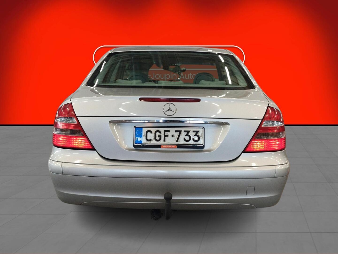 MERCEDES-BENZ E 2004