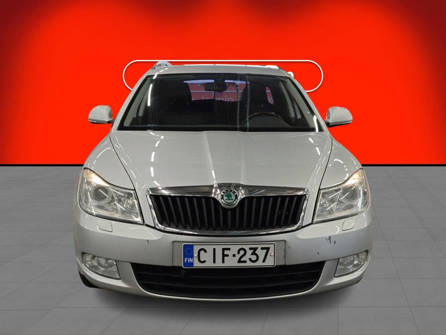 SKODA Octavia 2011