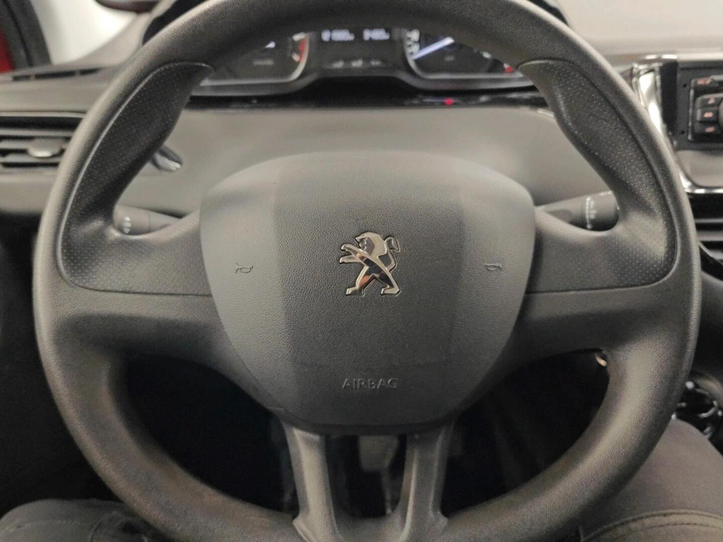 PEUGEOT 208 2018