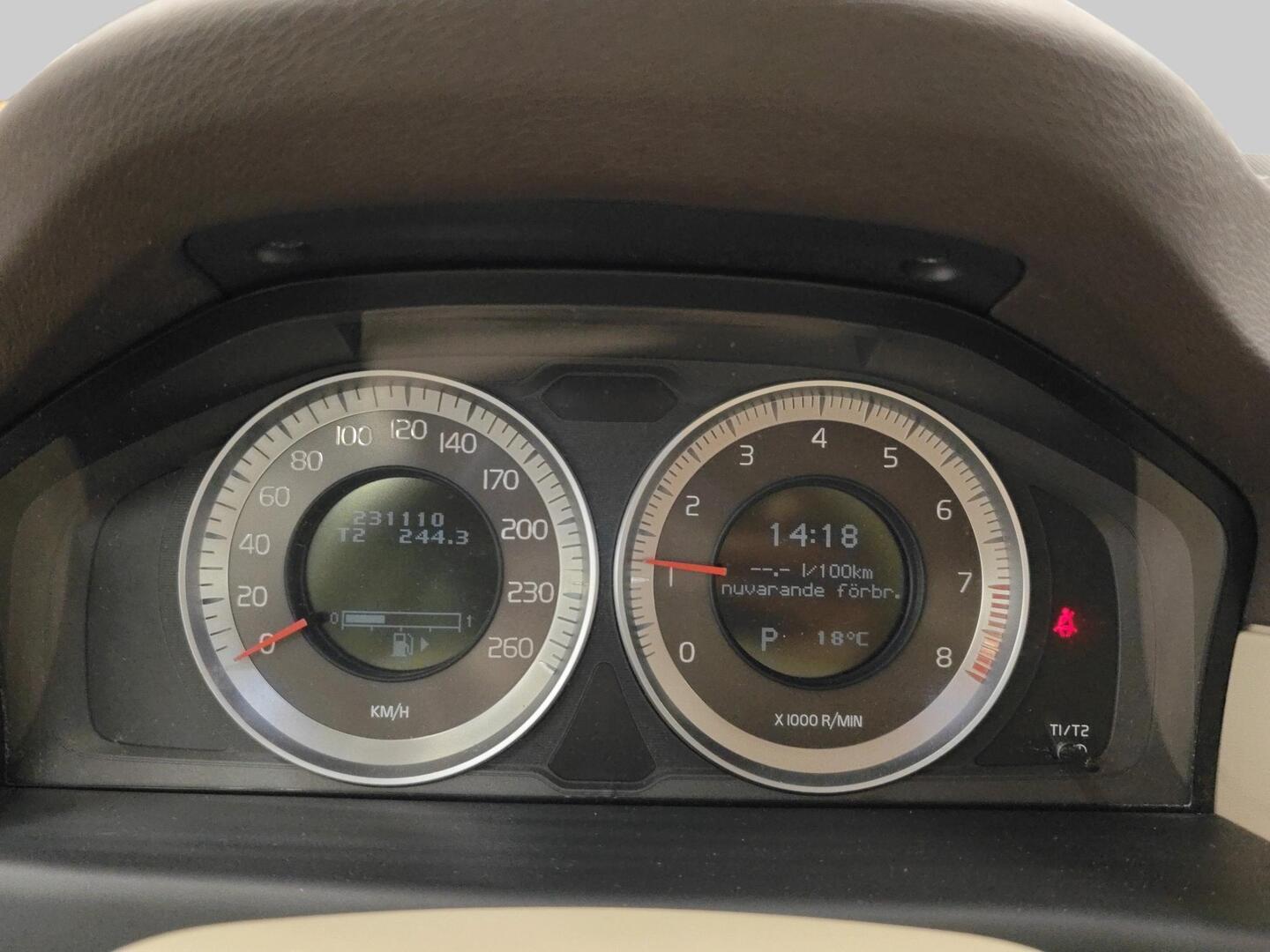 VOLVO V70 2012