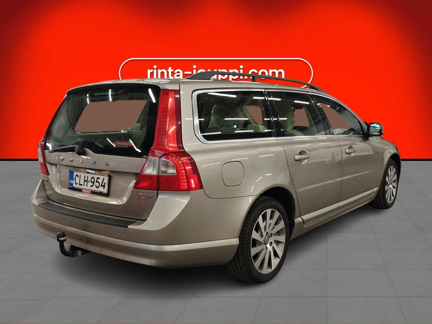 VOLVO V70 2012