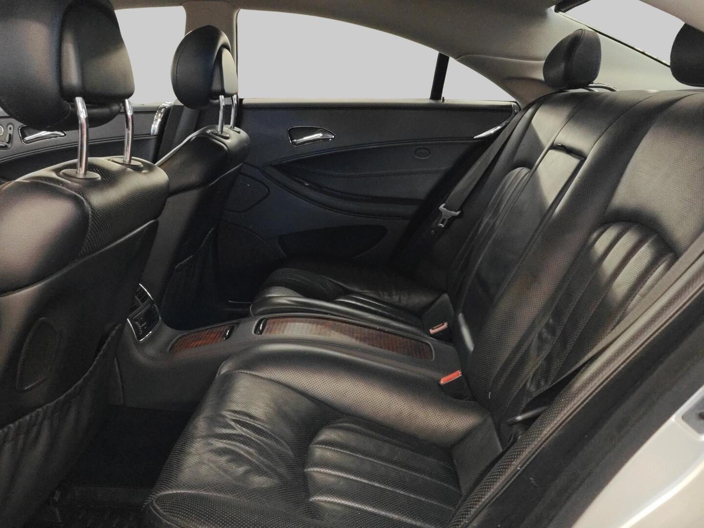 MERCEDES-BENZ CLS 2004