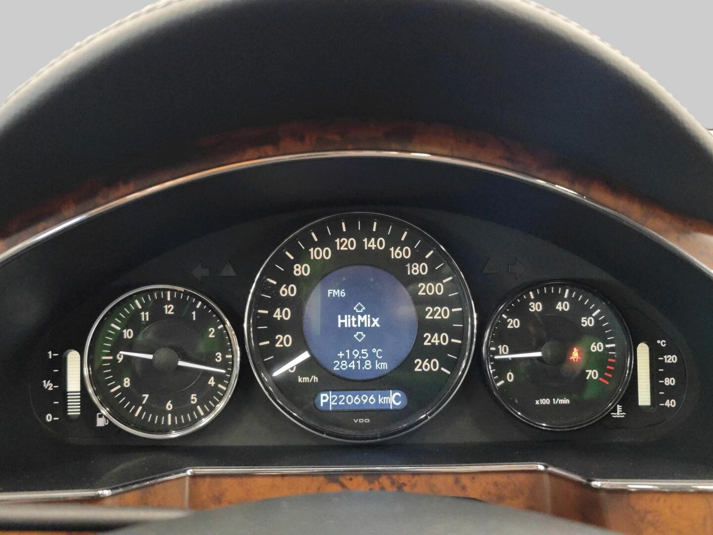 MERCEDES-BENZ CLS 2004